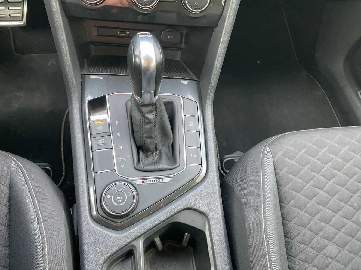 Volkswagen Tiguan 2019 — photo 21