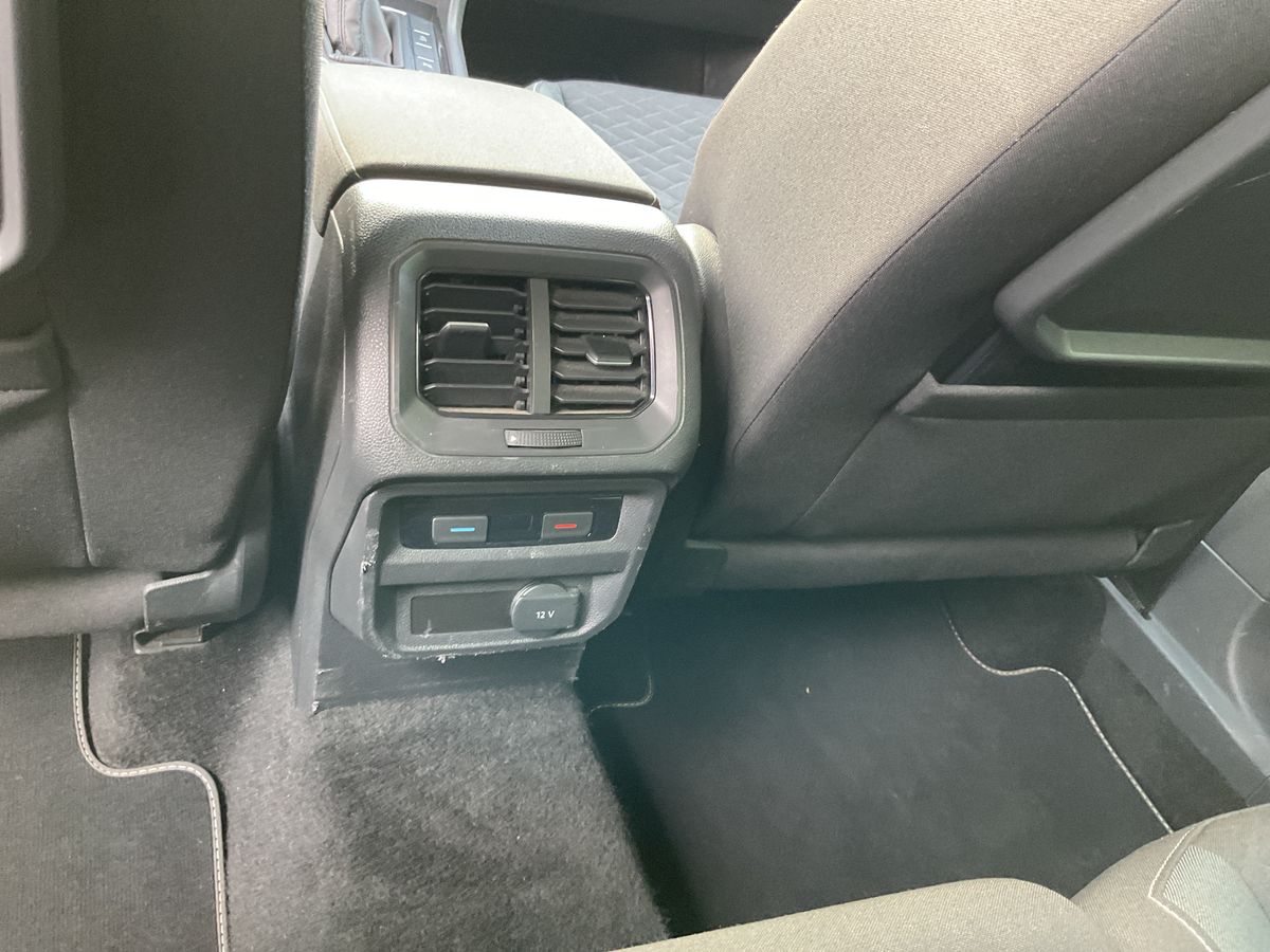 Volkswagen Tiguan 2019 — photo 26