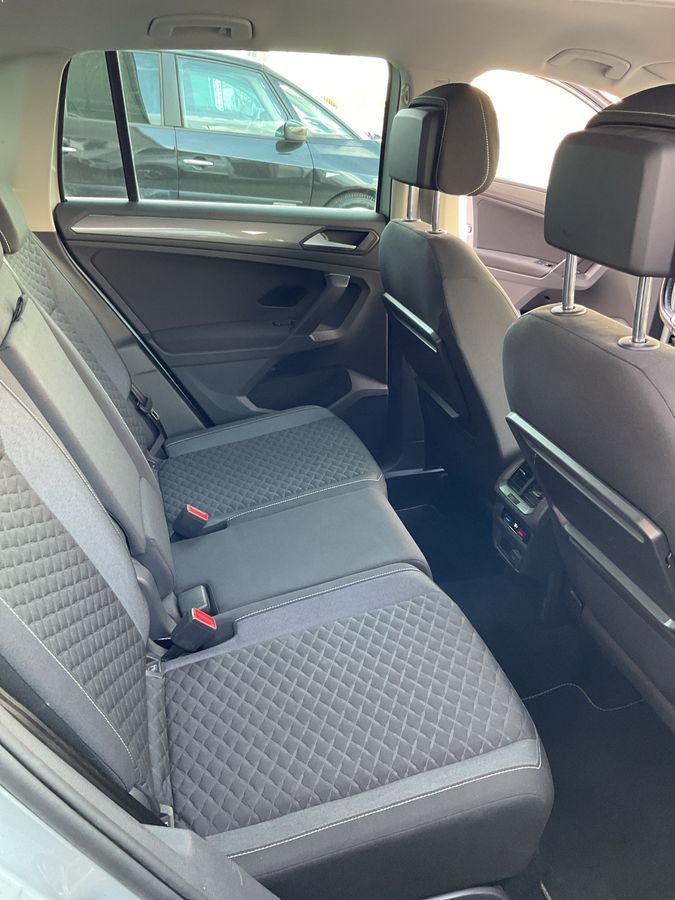 Volkswagen Tiguan 2019 — photo 15