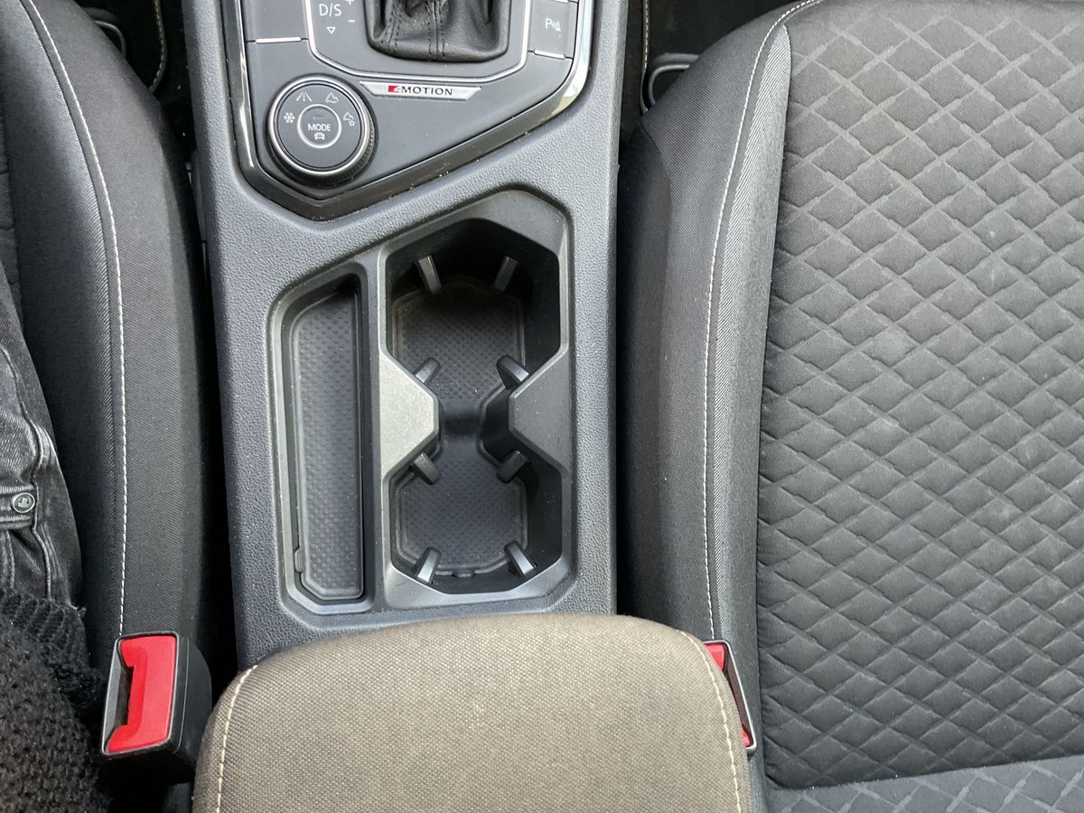 Volkswagen Tiguan 2019 — photo 22