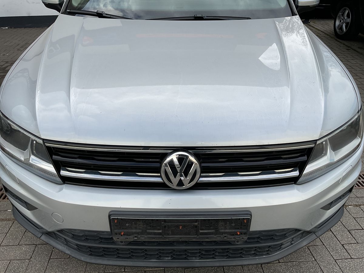 Volkswagen Tiguan 2019 — photo 39