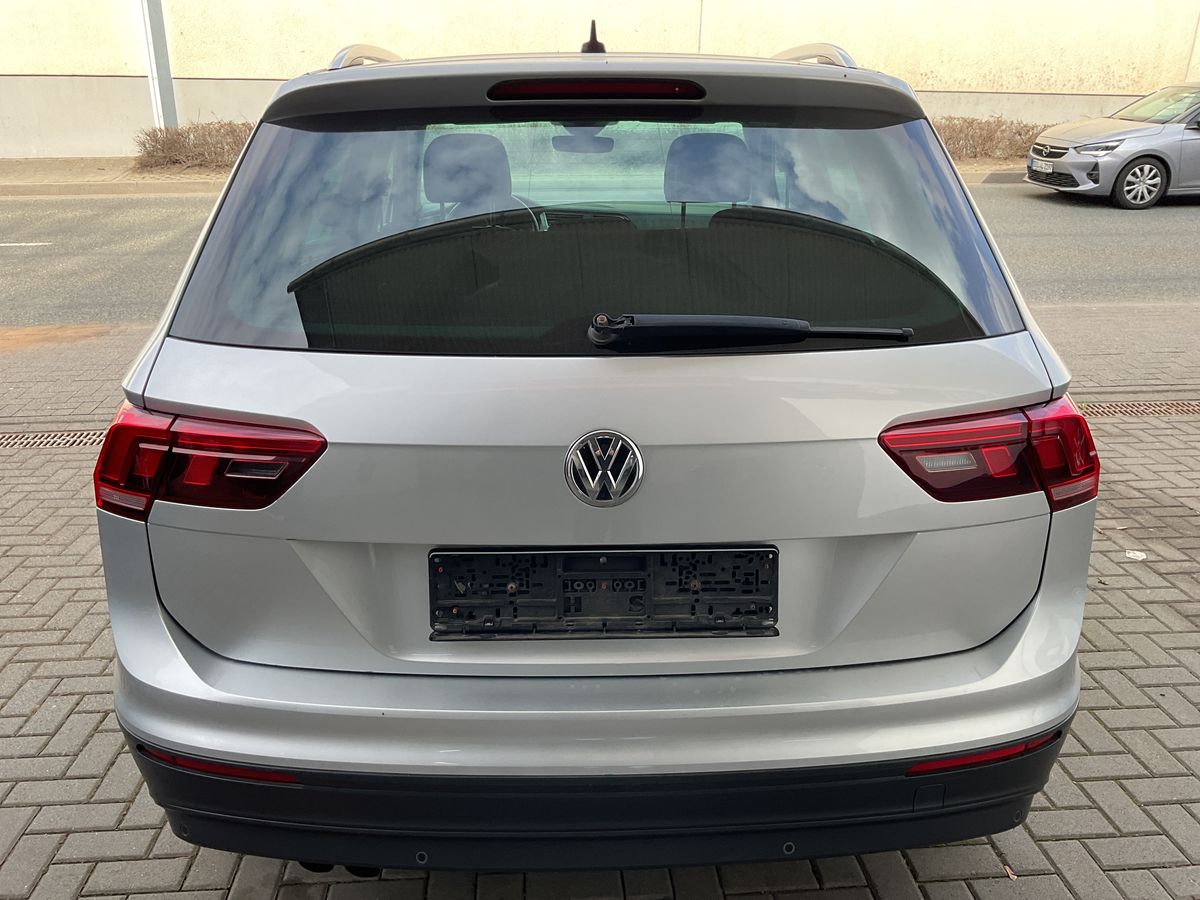 Volkswagen Tiguan 2019 — photo 46