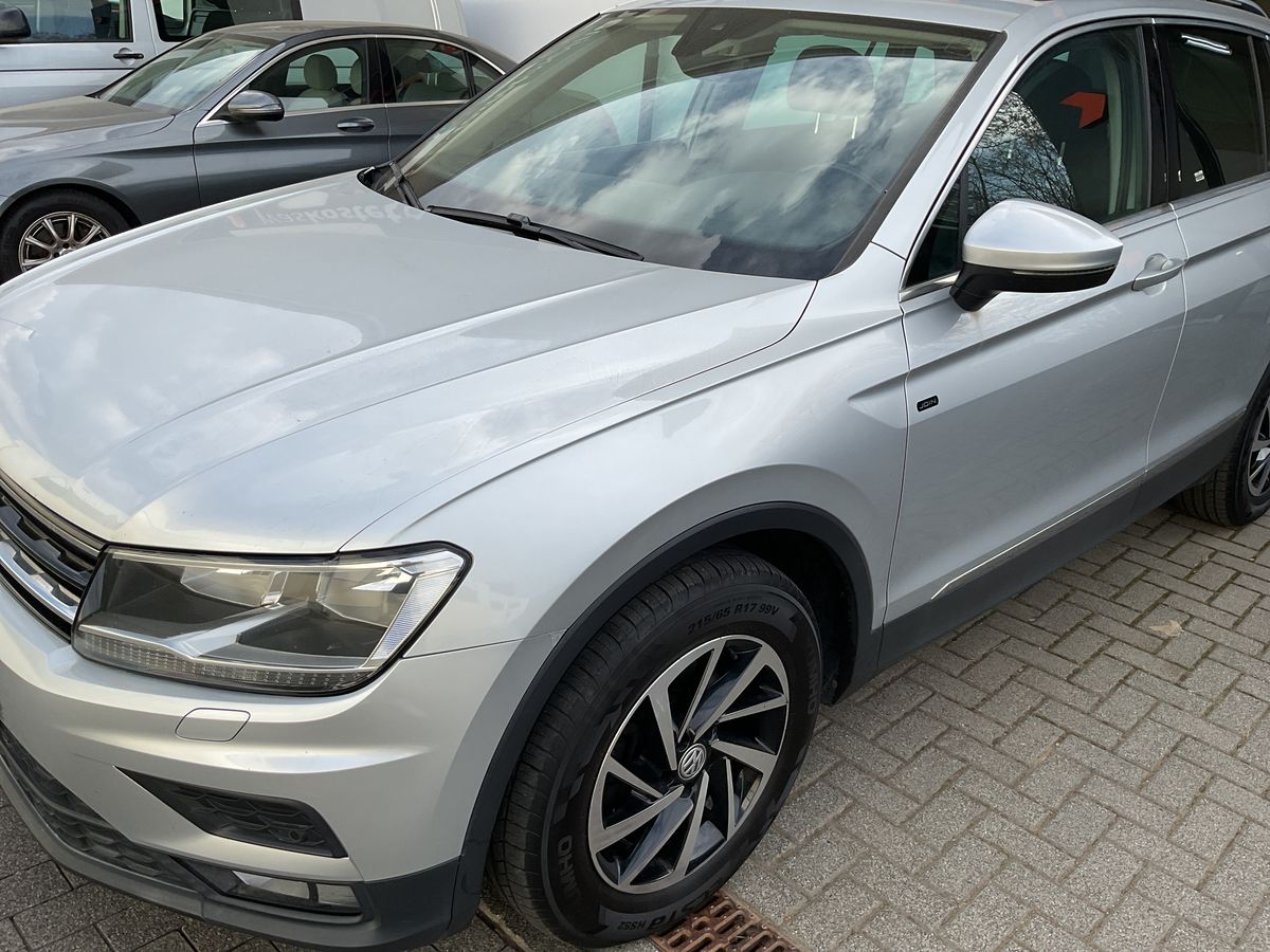 Volkswagen Tiguan 2019 — photo 41
