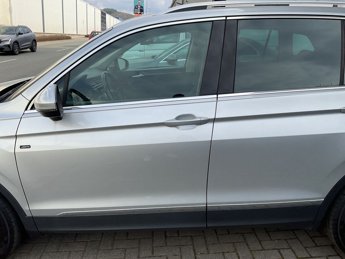Volkswagen Tiguan 2019 — photo 43