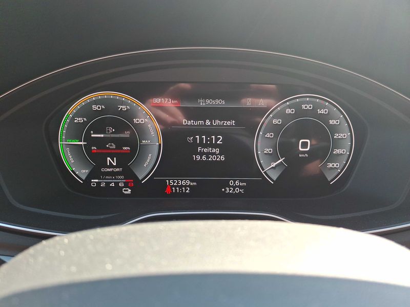 Audi Q5 55 TFSIe quattro S line — zdjęcie 12