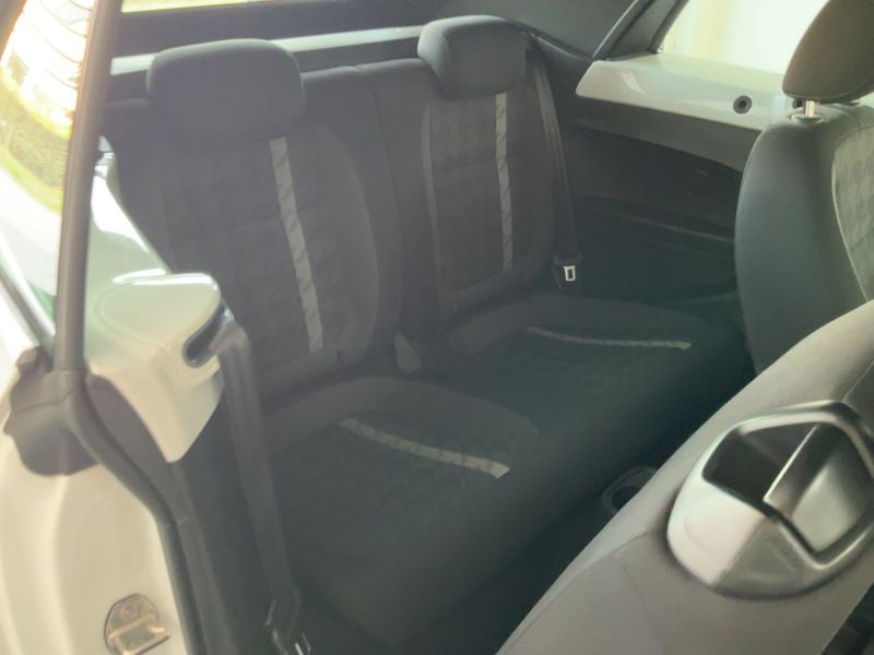 Volkswagen Beetle 2.0 TDI Design BlueMotion Tech — zdjęcie 14