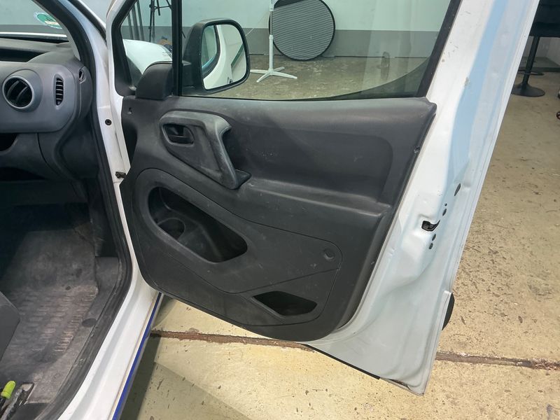 Peugeot Partner 1.6 Blue-HDi L1 Premium 2017 – снимка 37