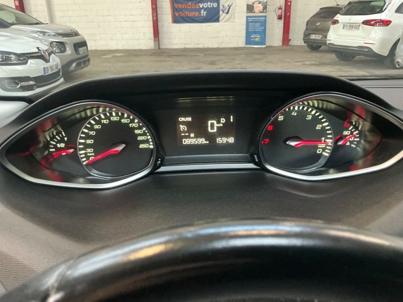 Peugeot 308 1.2 e-THP Allure — zdjęcie 13