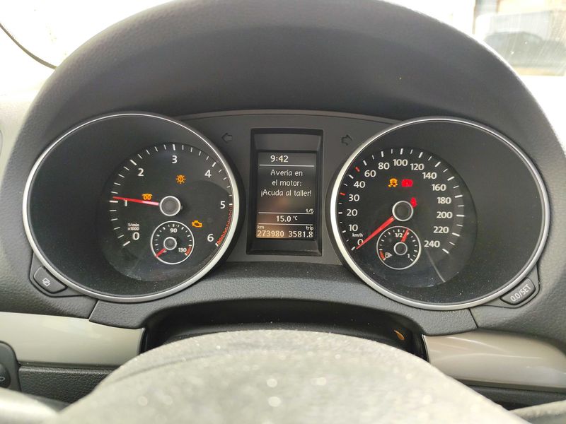 Volkswagen Golf VI 1.6 TDI Advance BlueMotion Tech — zdjęcie 12