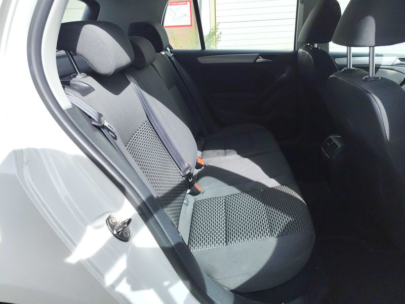 Volkswagen Golf VI 1.6 TDI Advance BlueMotion Tech — zdjęcie 13