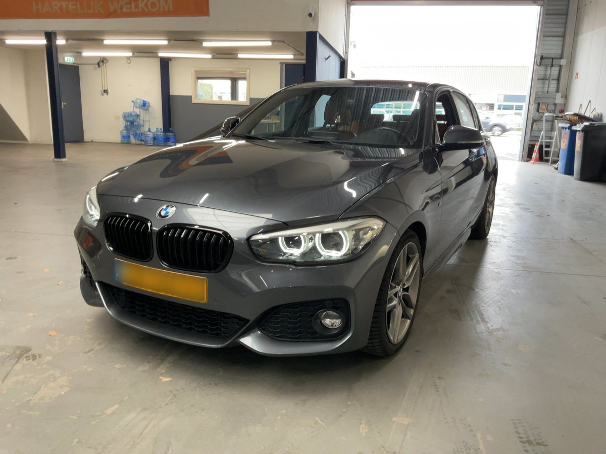 BMW 1er 2019 — photo 1
