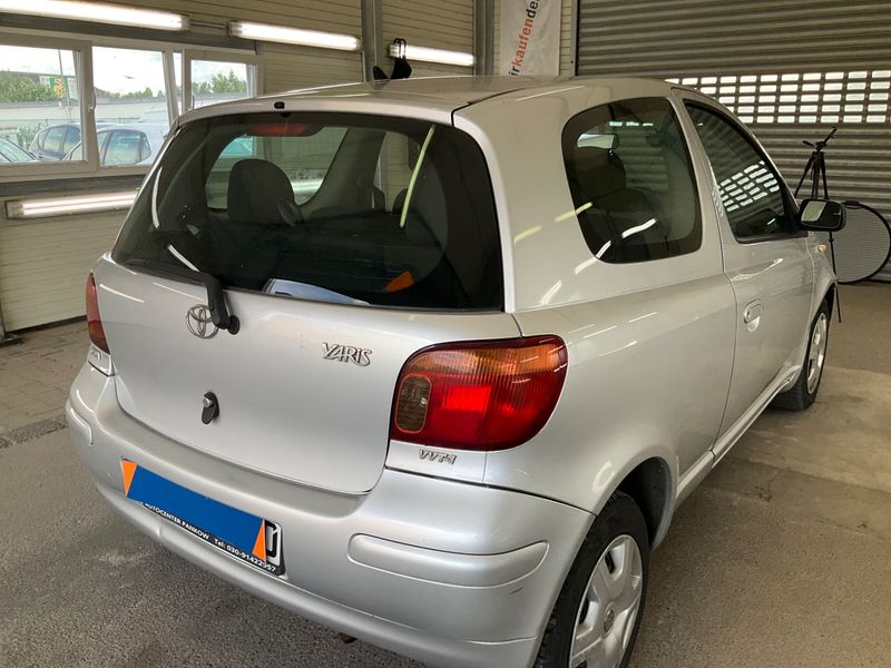 Toyota Yaris 1.0 VVT-i Luna 2005 – снимка 2