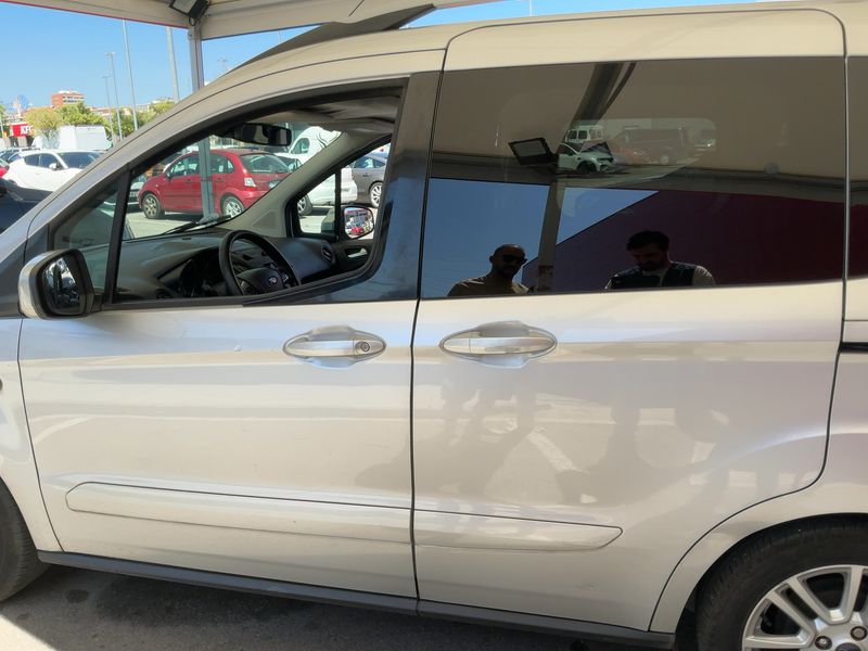 Ford Tourneo 1.0 EcoBoost Titanium — zdjęcie 4