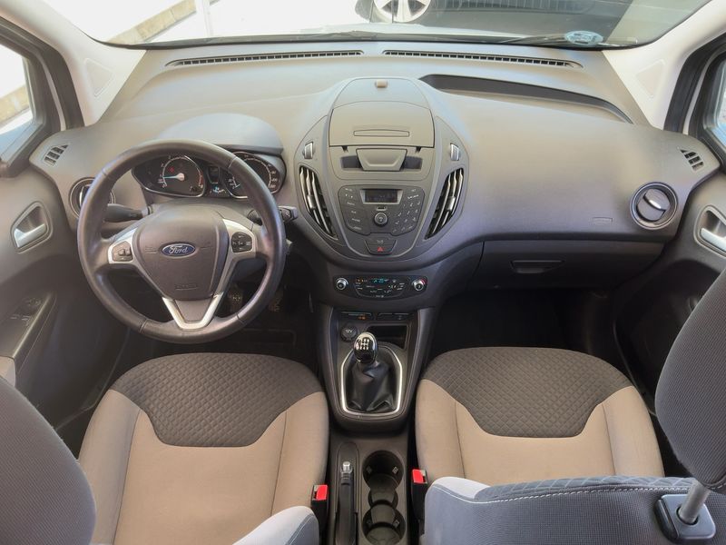 Ford Tourneo 1.0 EcoBoost Titanium — zdjęcie 12