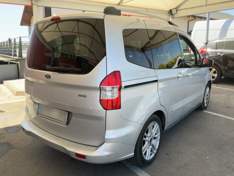 Ford Tourneo 1.0 EcoBoost Titanium — zdjęcie 6