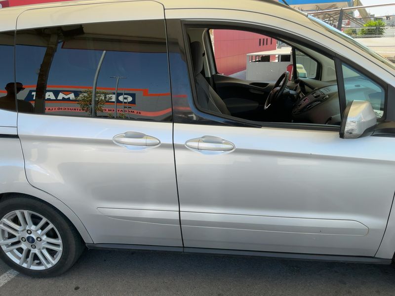 Ford Tourneo 1.0 EcoBoost Titanium — zdjęcie 7