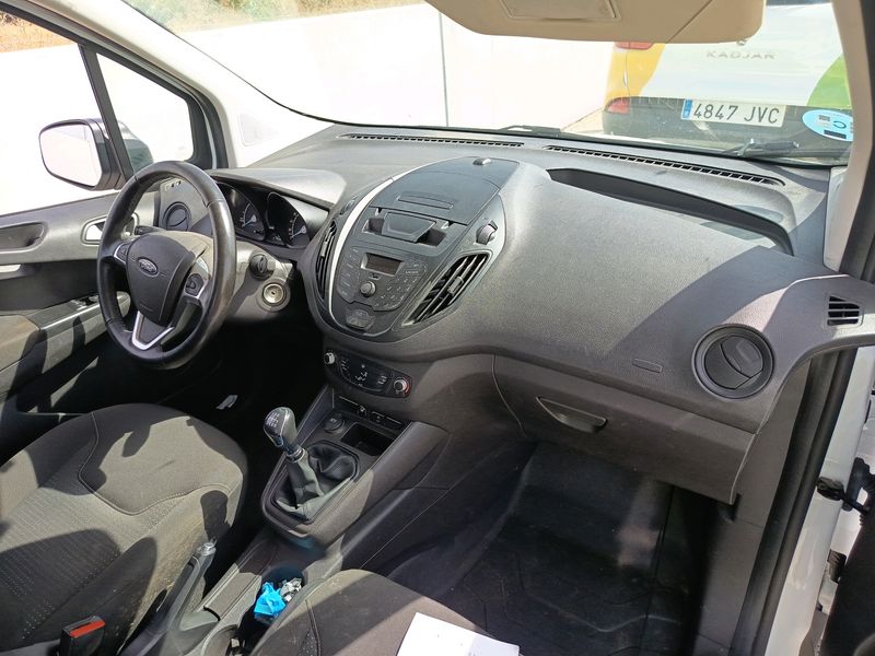 Ford Transit Courier 1.5 TDCi Trend — zdjęcie 11
