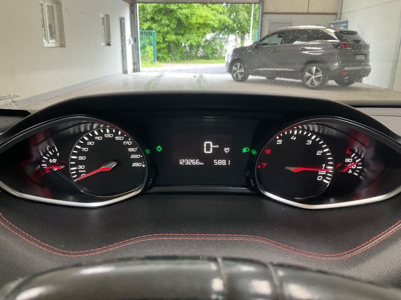 Peugeot 308 1.2 e-THP GT Line — zdjęcie 13