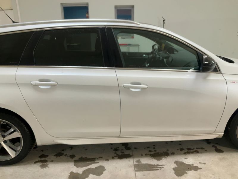 Peugeot 308 1.2 e-THP GT Line — zdjęcie 7