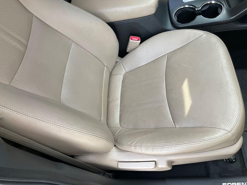 Kia Sorento 2.2 CRDi Spirit 4WD 2012 – снимка 30