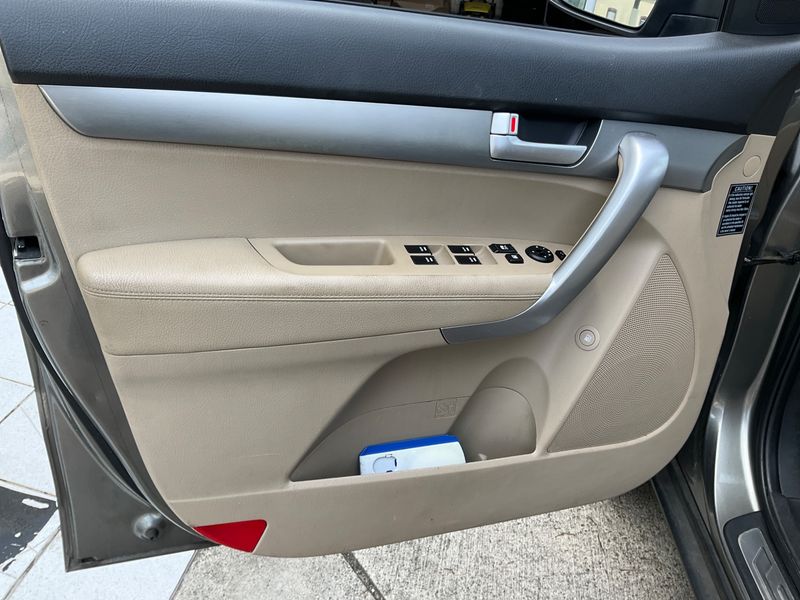 Kia Sorento 2.2 CRDi Spirit 4WD 2012 – снимка 32