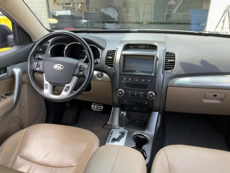 Kia Sorento 2.2 CRDi Spirit 4WD 2012 – снимка 18