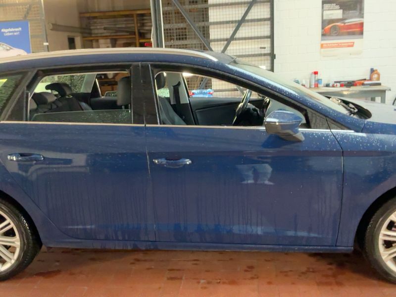 Seat Leon 2.0 TDI Xcellence — zdjęcie 7