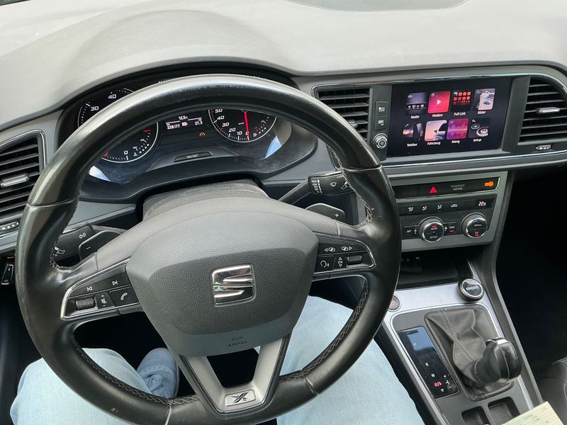 Seat Leon 2.0 TDI Xcellence — zdjęcie 12