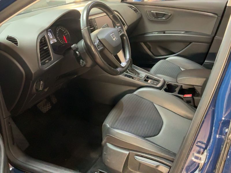 Seat Leon 2.0 TDI Xcellence — zdjęcie 11
