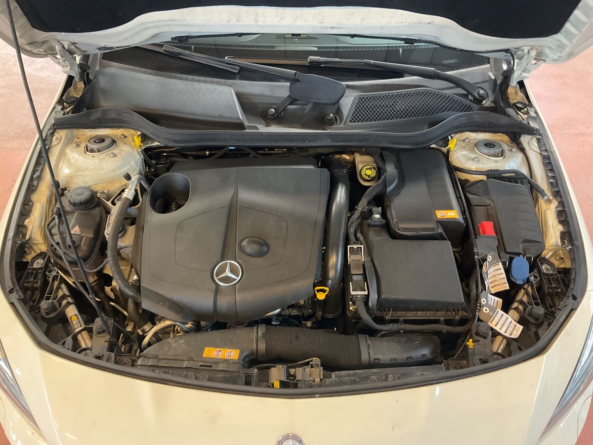 Mercedes-Benz CLA-Klasse 2016 — photo 23