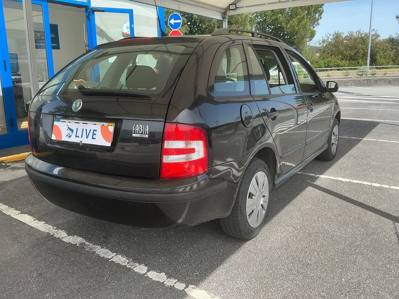 Skoda Fabia 1.2 Comfort — zdjęcie 2