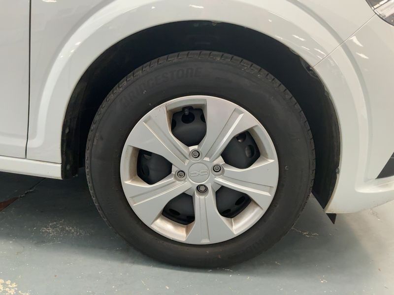 Dacia Sandero 1.0 SCe Essential 2024 – снимка 11