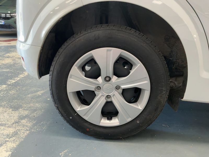 Dacia Sandero 1.0 SCe Essential 2024 – снимка 9