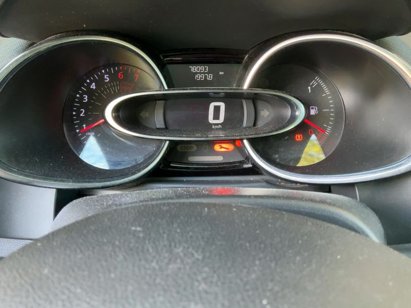 Renault Clio 1.2 Limited — zdjęcie 13