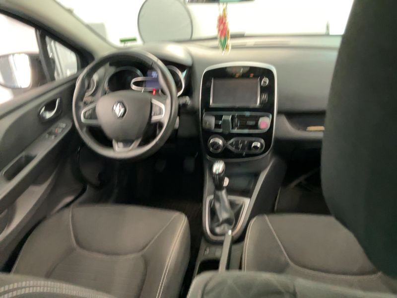 Renault Clio 1.2 Limited — zdjęcie 12