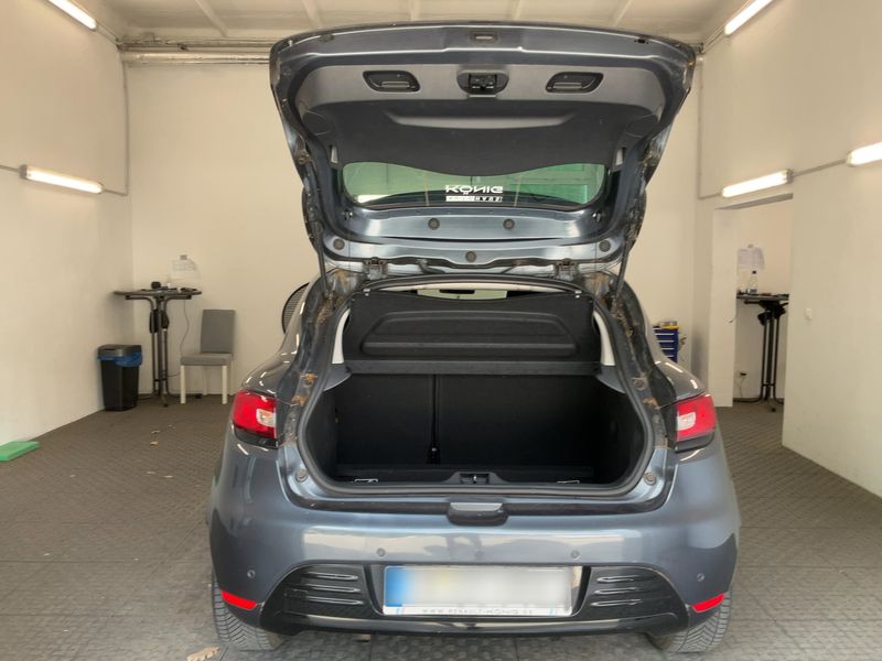 Renault Clio 1.2 Limited — zdjęcie 10
