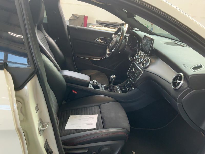 Mercedes-Benz CLA-Klasse CLA 200 Shooting Brake AMG Line — zdjęcie 11