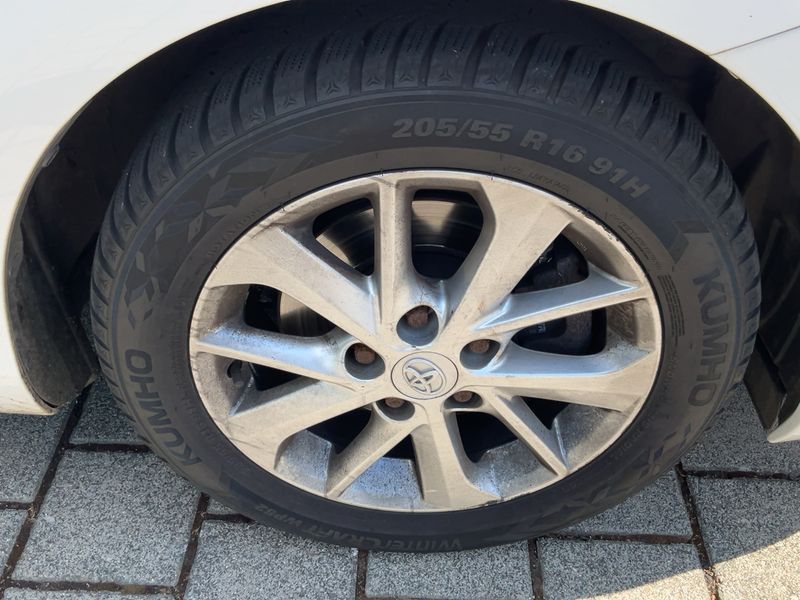 Toyota Auris Touring Sports 2.0 D-4D Life+ 2013 – снимка 11