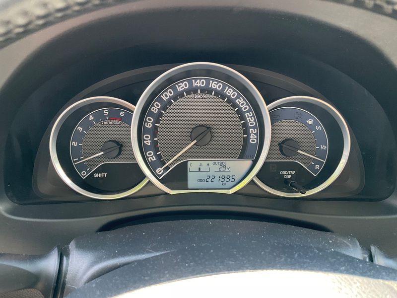 Toyota Auris Touring Sports 2.0 D-4D Life+ — zdjęcie 13