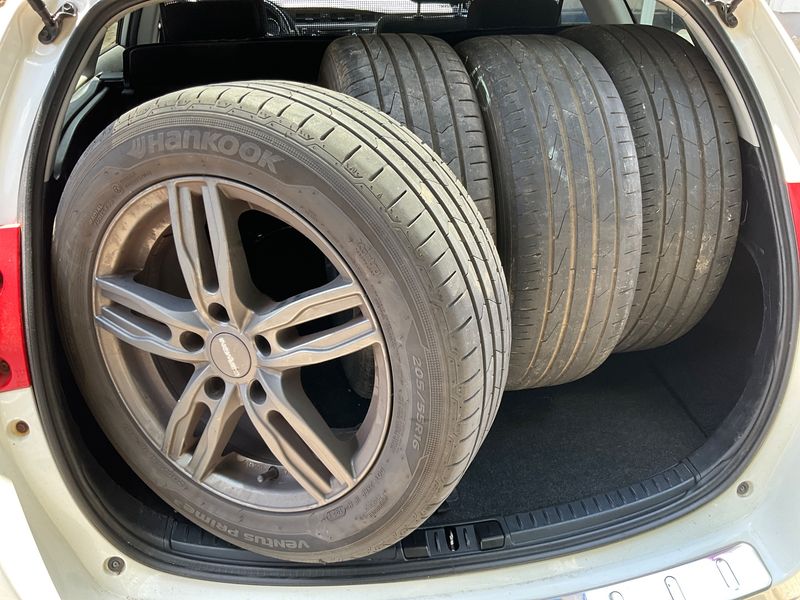 Toyota Auris Touring Sports 2.0 D-4D Life+ 2013 – снимка 15