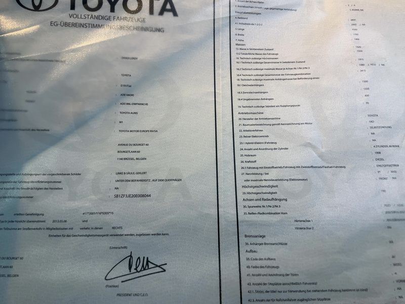 Toyota Auris Touring Sports 2.0 D-4D Life+ — zdjęcie 16