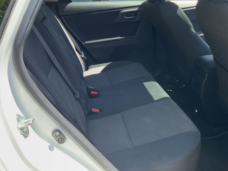 Toyota Auris Touring Sports 2.0 D-4D Life+ — zdjęcie 14