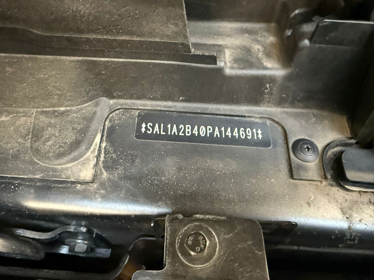 Land Rover 2023 — photo 39