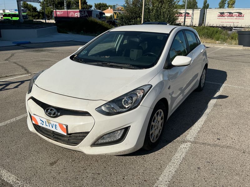 Hyundai i30 1.4 CRDi City S — zdjęcie 1