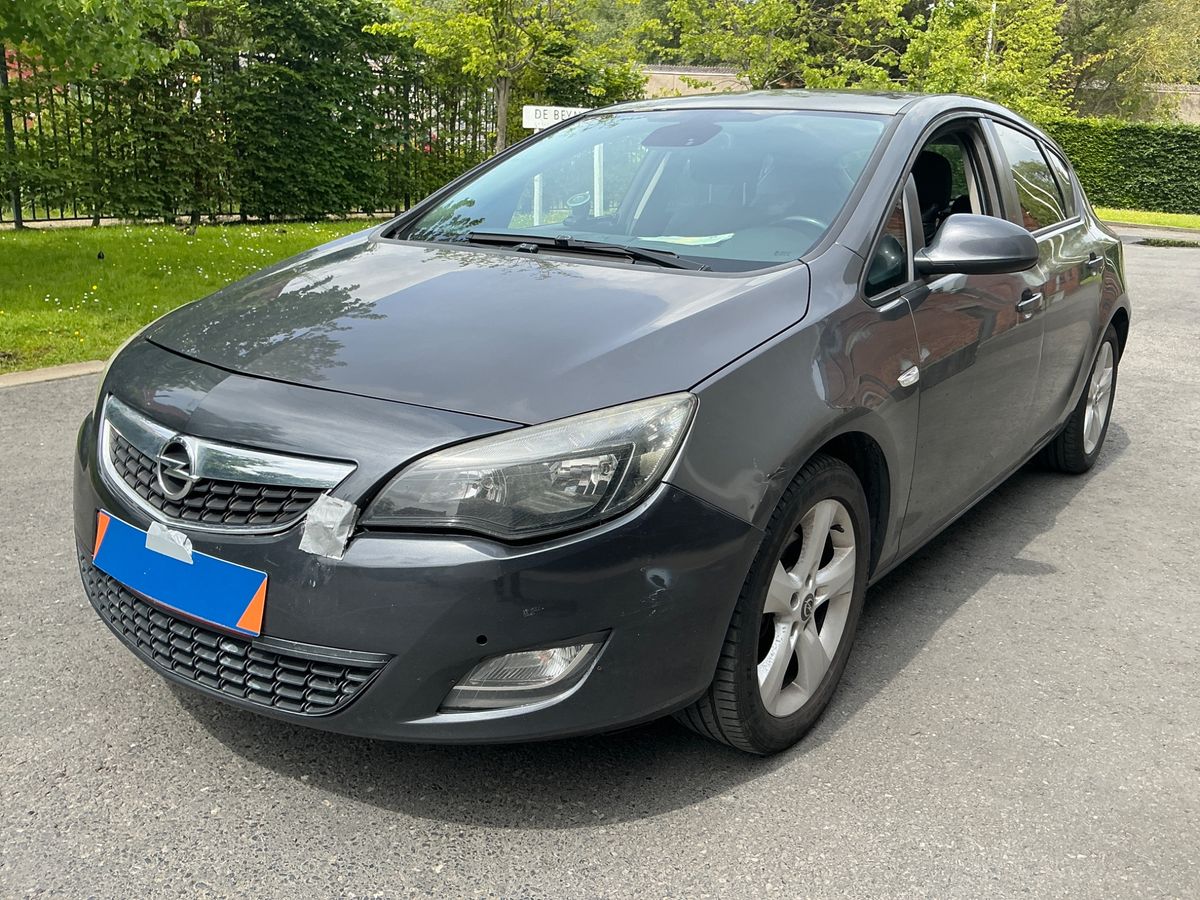 Opel Astra 2011