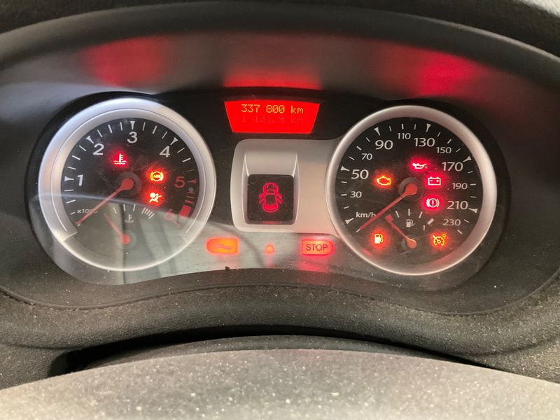 Renault Clio 1.5 dCi Expression Clim 2012 – снимка 4
