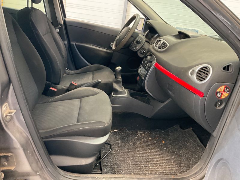 Renault Clio 1.5 dCi Expression Clim 2012 – снимка 3