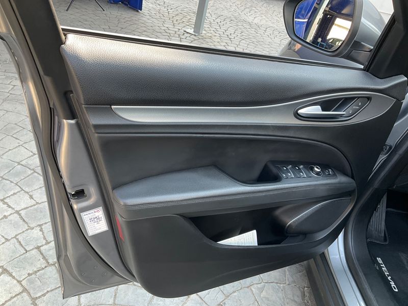 Alfa Romeo Stelvio 2.0 Turbo Super Q4 2016 – снимка 27
