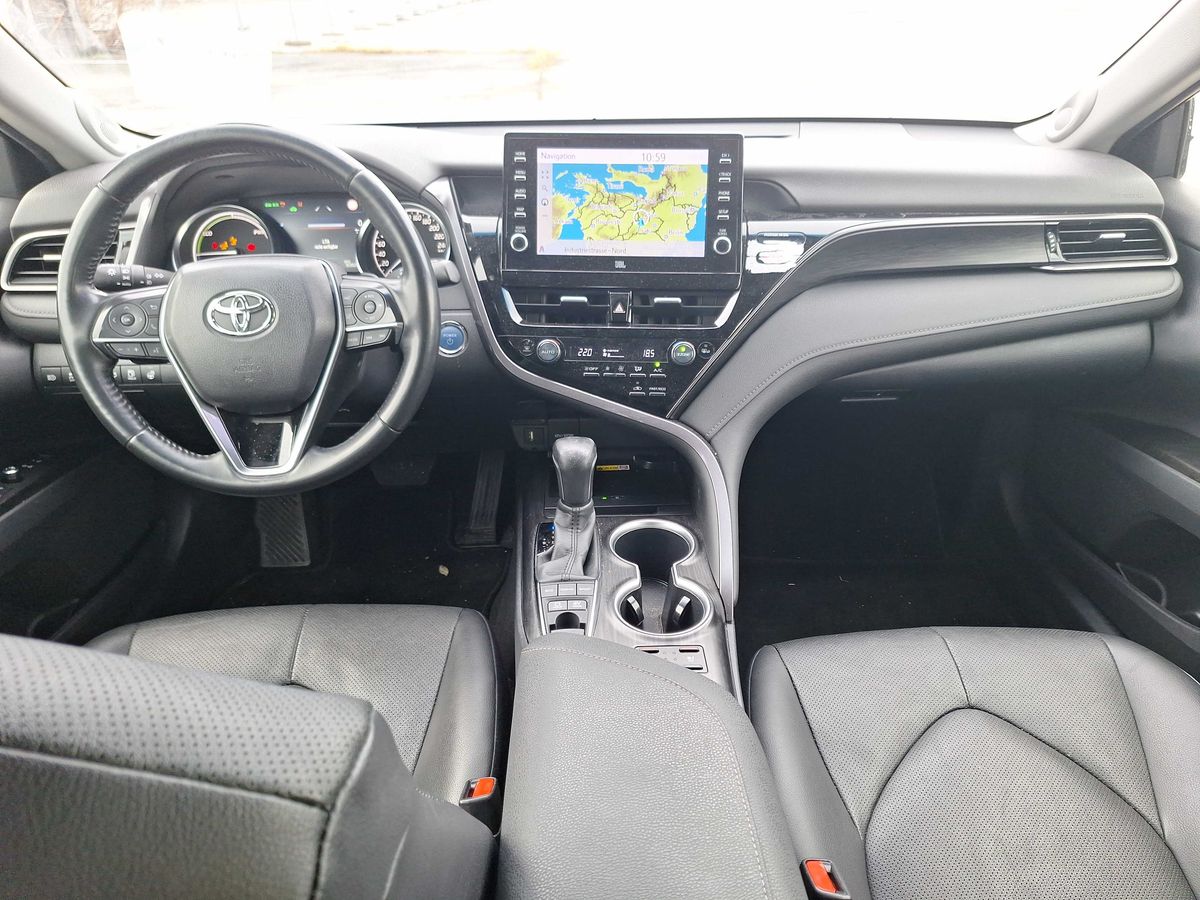 Toyota Camry 2024 — photo 12