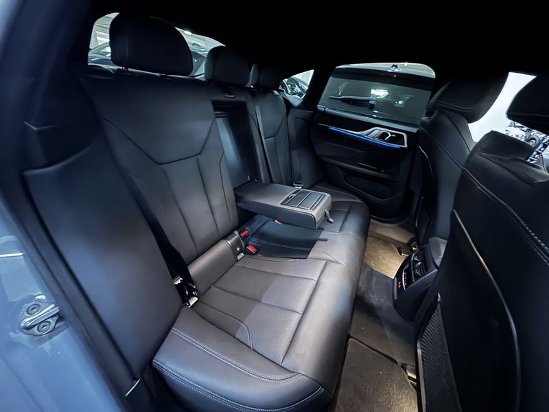 BMW i4 eDrive40 Gran Coupe M Sport — zdjęcie 13